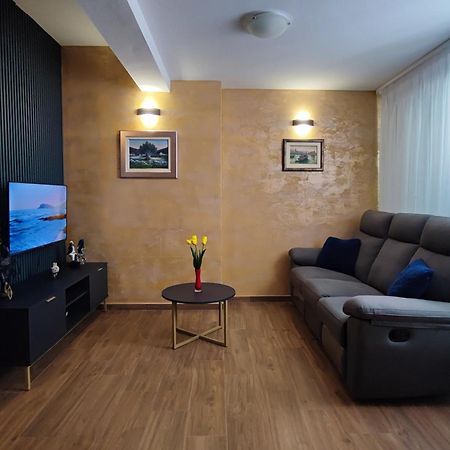 Apartment With Sea View Башка-Вода Экстерьер фото