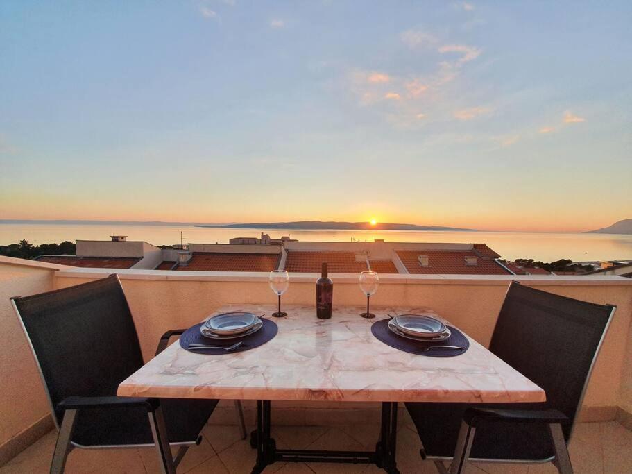 Apartment With Sea View Башка-Вода Экстерьер фото