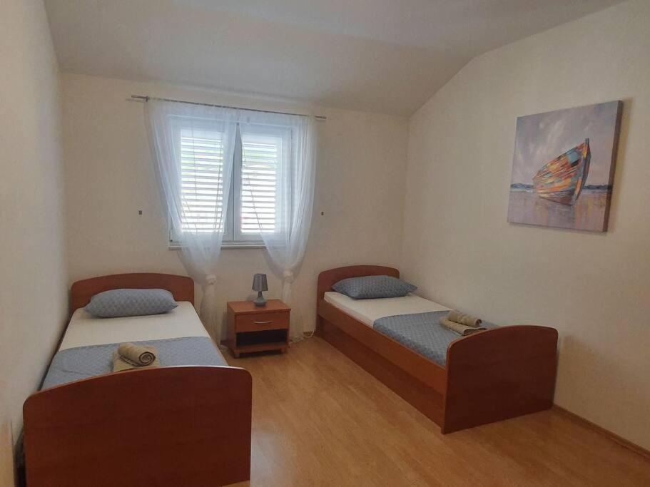Apartment With Sea View Башка-Вода Экстерьер фото